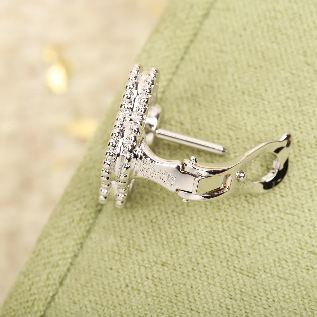 [Amore]CLOVER DIAMOND STUD EARRINGS