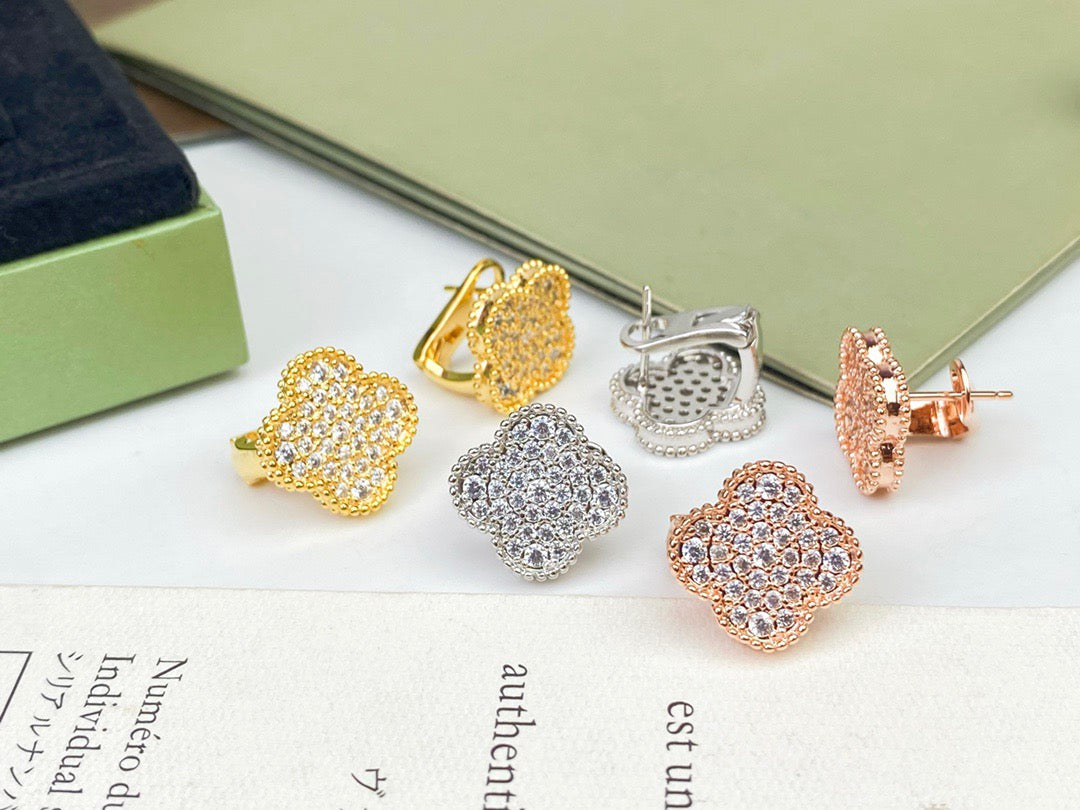 [Amore]CLOVER DIAMOND STUD EARRINGS