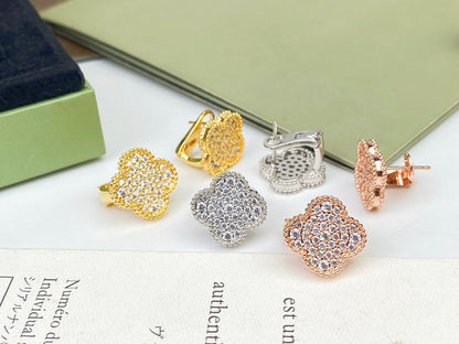 [Amore]CLOVER DIAMOND STUD EARRINGS