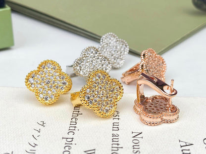 [Amore]CLOVER DIAMOND STUD EARRINGS