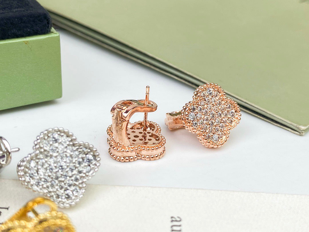 [Amore]CLOVER DIAMOND STUD EARRINGS