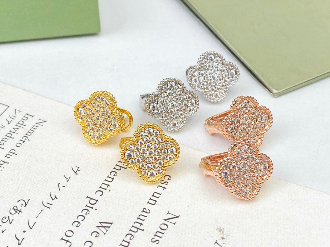 [Amore]CLOVER DIAMOND STUD EARRINGS