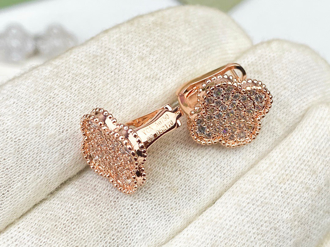 [Amore]CLOVER DIAMOND STUD EARRINGS