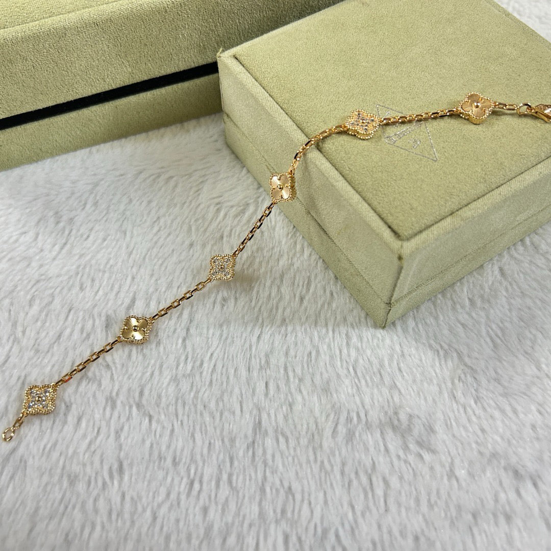 [Amore]CLOVER 6 MOTIF DIAMOND LASER BRACELET