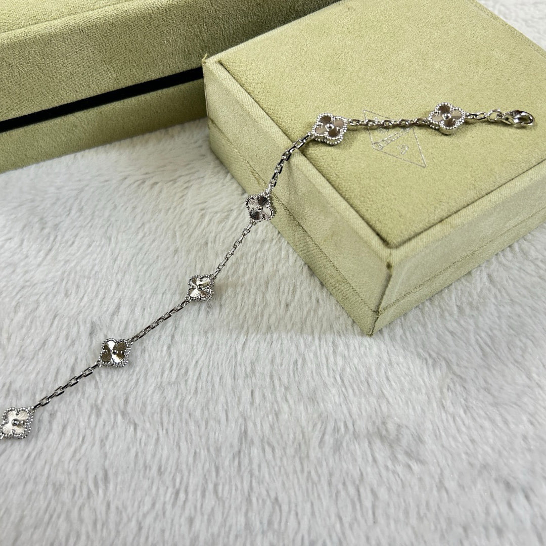 [Amore]CLOVER 6 MOTIF DIAMOND BRACELET