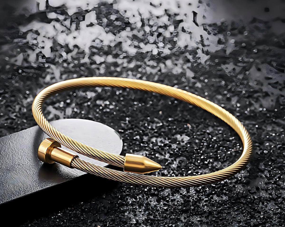 [Amore]Adjustable Metal Bracelet with an Open Clasp