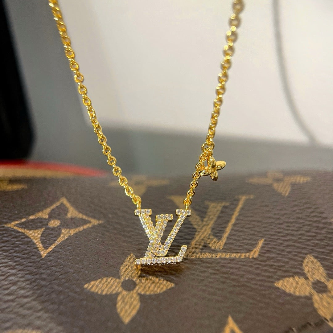 [Amore]LOUISv GOLD NECKLACE