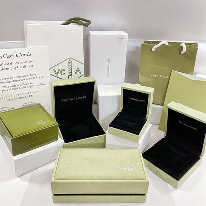 [Amore]VA CLOVER BRACELET NECKLACE RING BOX GIFT BAG