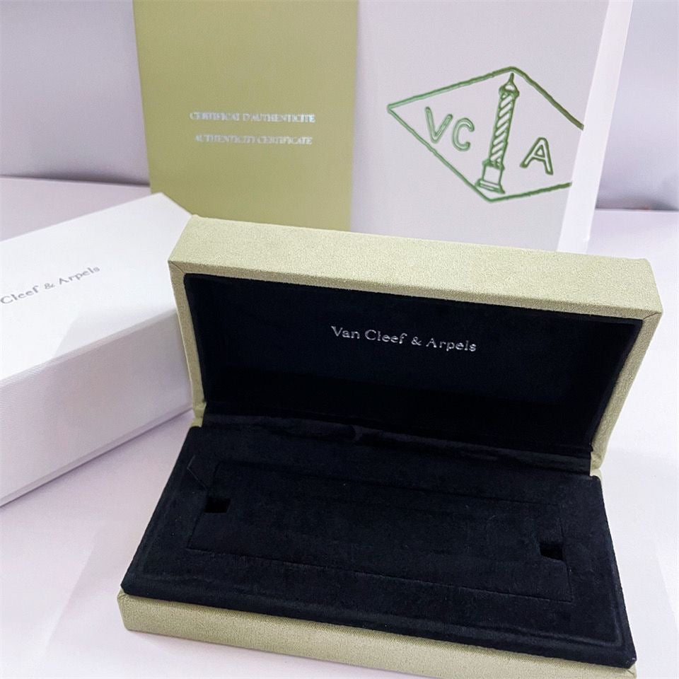 [Amore]VA CLOVER BRACELET NECKLACE RING BOX GIFT BAG