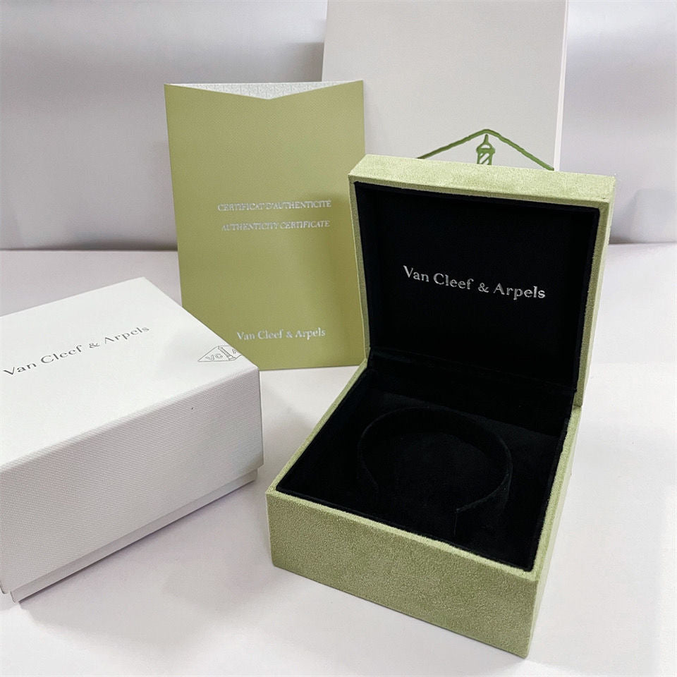 [Amore]VA CLOVER BRACELET NECKLACE RING BOX GIFT BAG