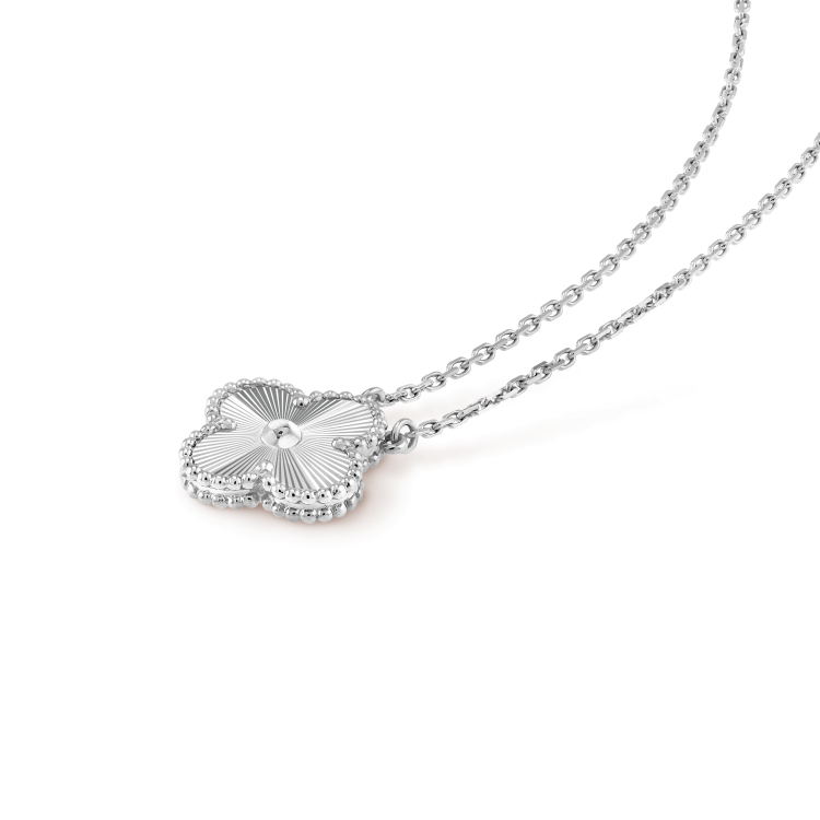 [Amore]CLOVER 15MM LASER NECKLACE SILVER
