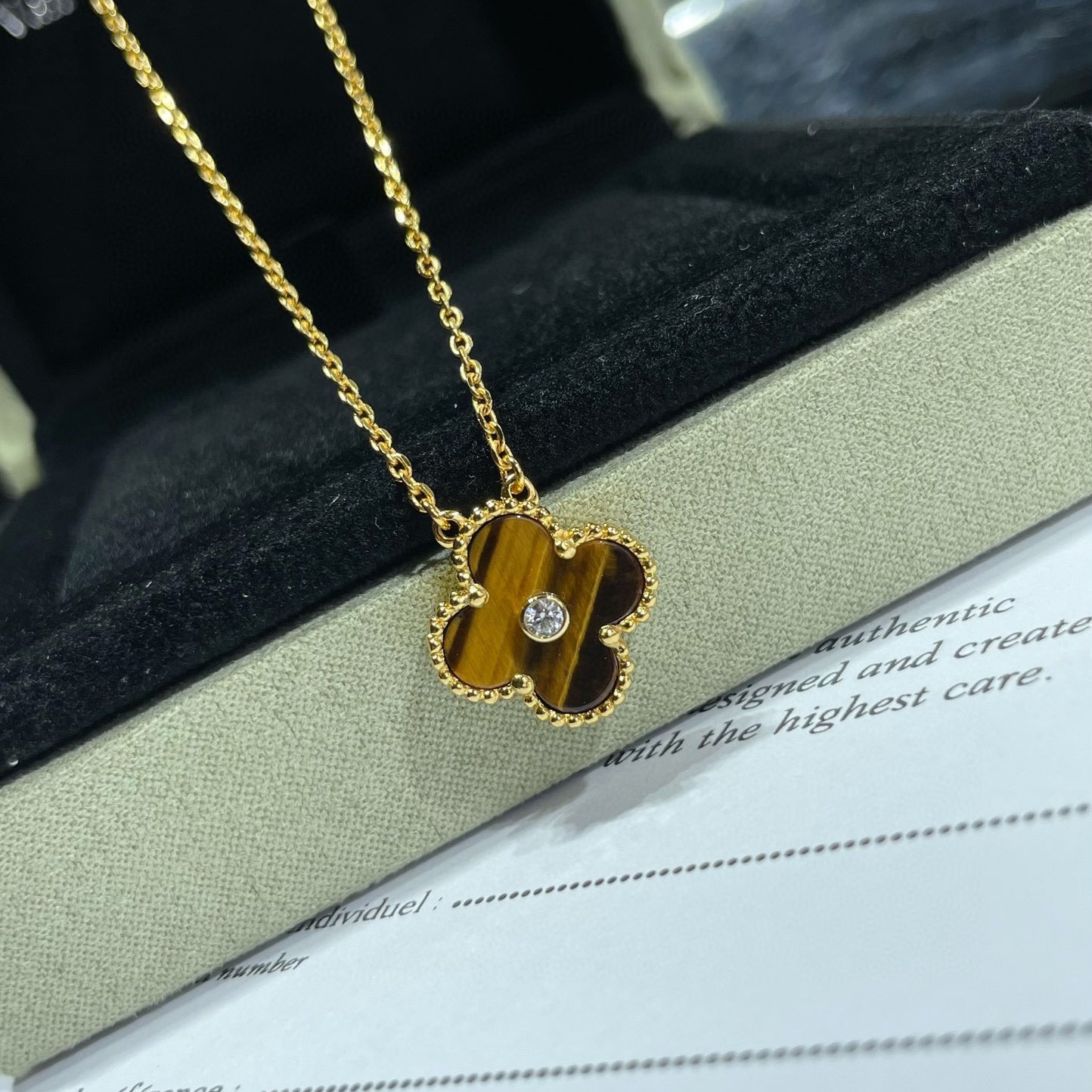 [Amore]CLOVER 15MM DIAMOND AND YELLOW TIGER'S EYE AGATE necklace