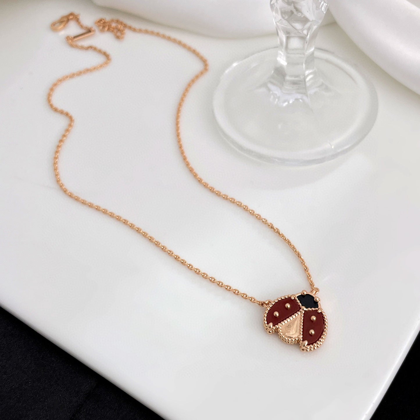 [Amore]LUCKY  CARNELIANS LADYBUG NECKLACE