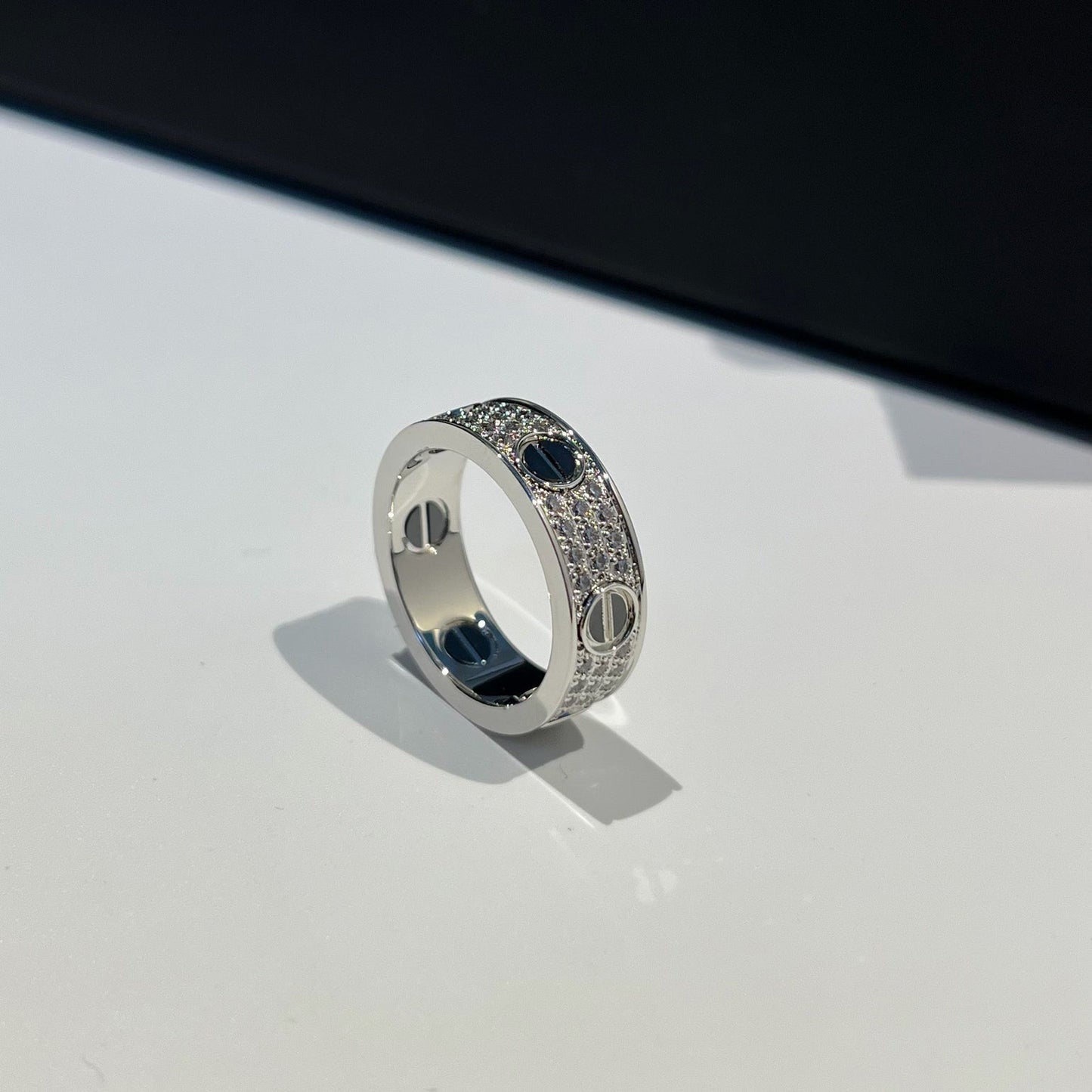 [Amore]LOVE RING 5.5MM DIAMONDS PAVED CERAMIC