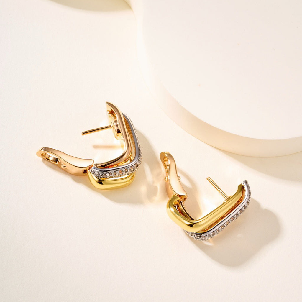 [Amore]TRINITY HALF DIAMOND  CUSHION EARRINGS