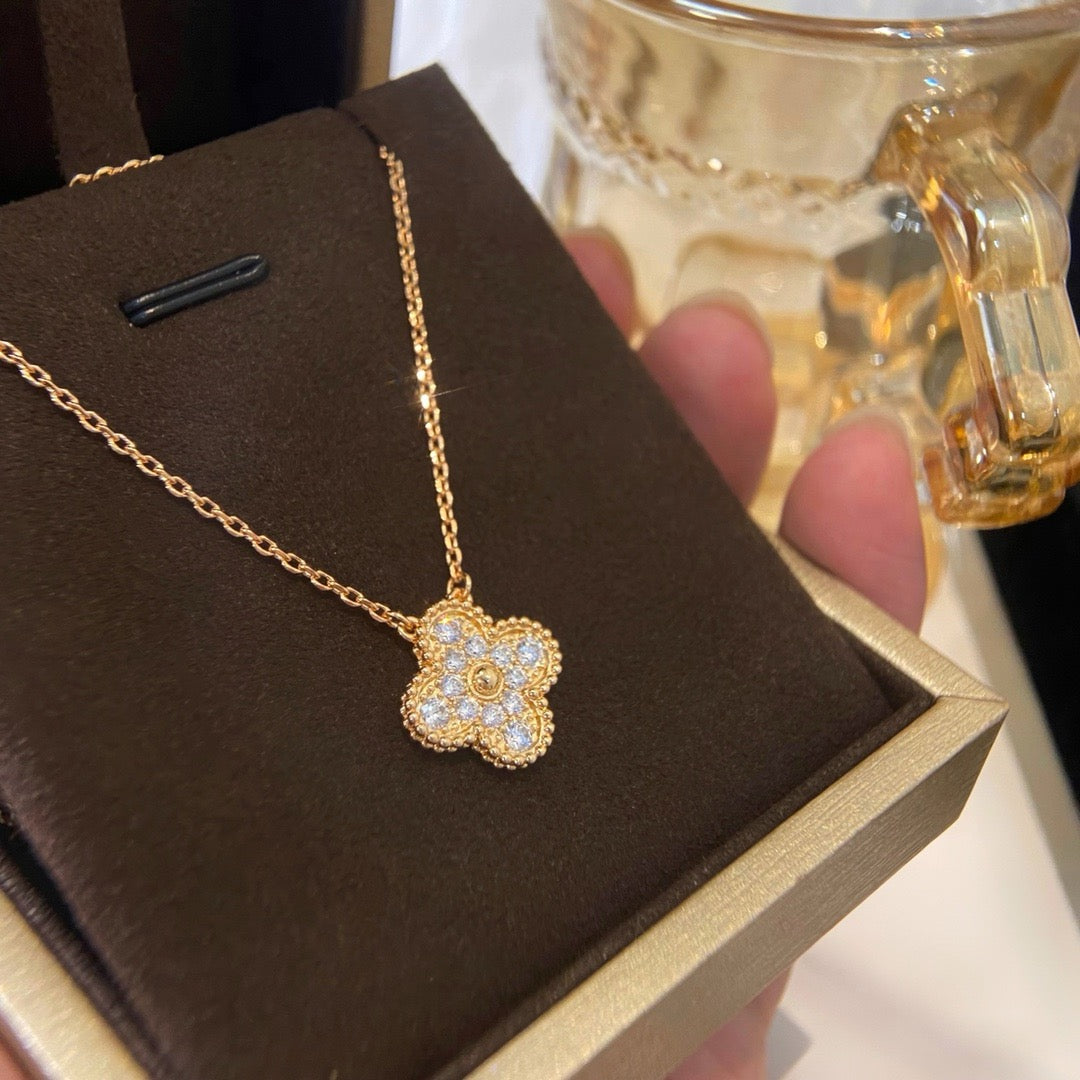 [Amore]CLOVER 15MM DIAMOND SINGLE FLOWER NECKLACE