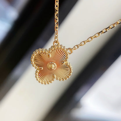 [Amore]CLOVER 15MM LASER NECKLACE