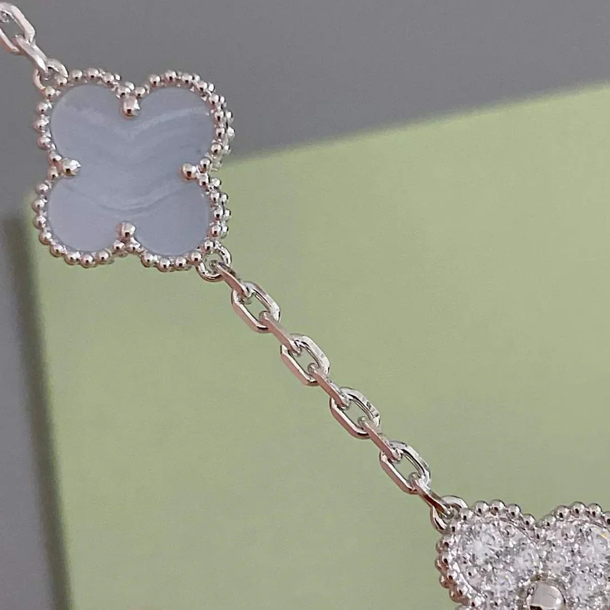 [Amore] CLOVER 5 MOTIF PURPLE CHALCEDONY BRACELET COLLECTION