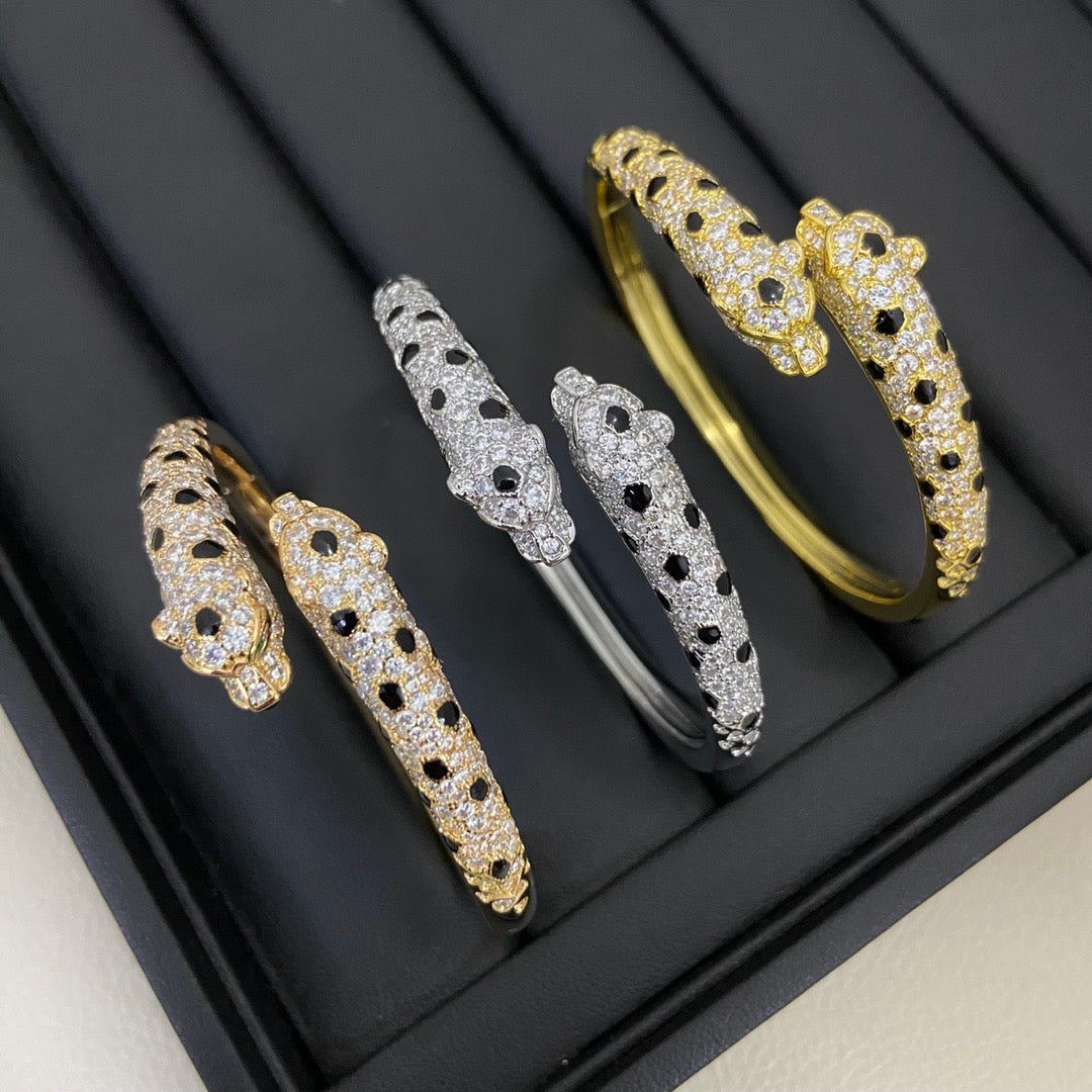 [Amore]PANTHERE DOUBLE HEADED HALF DIAMOND OPEN BRACELET