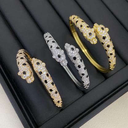 [Amore]PANTHERE DOUBLE HEADED HALF DIAMOND OPEN BRACELET