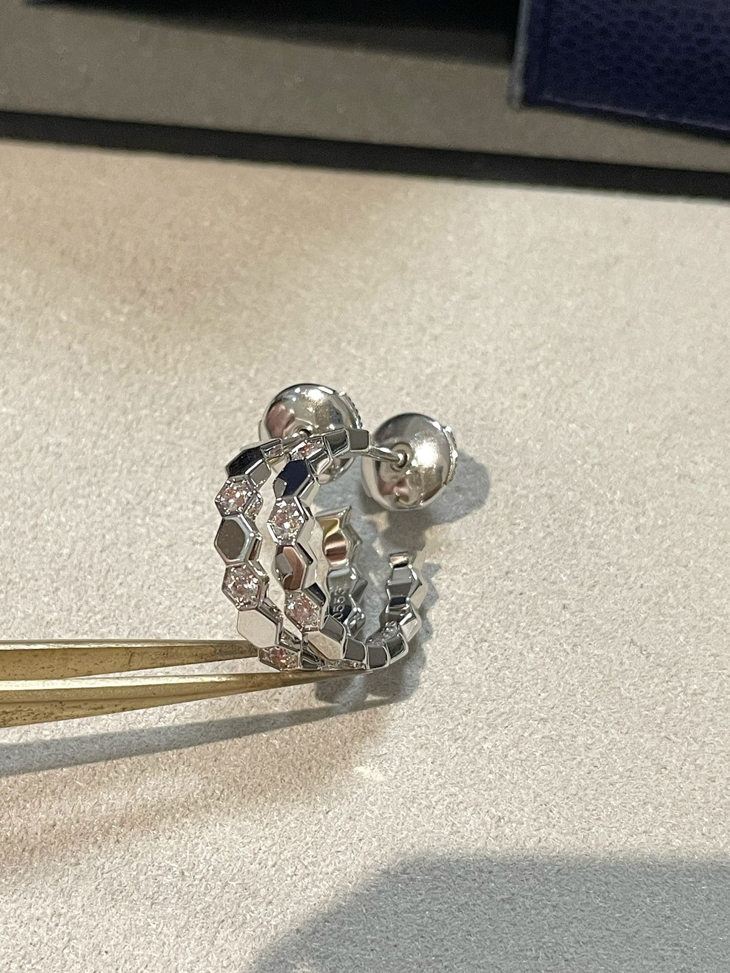 [Amore]Hollow Design Four-Leaf Clover Flower Shape Ring