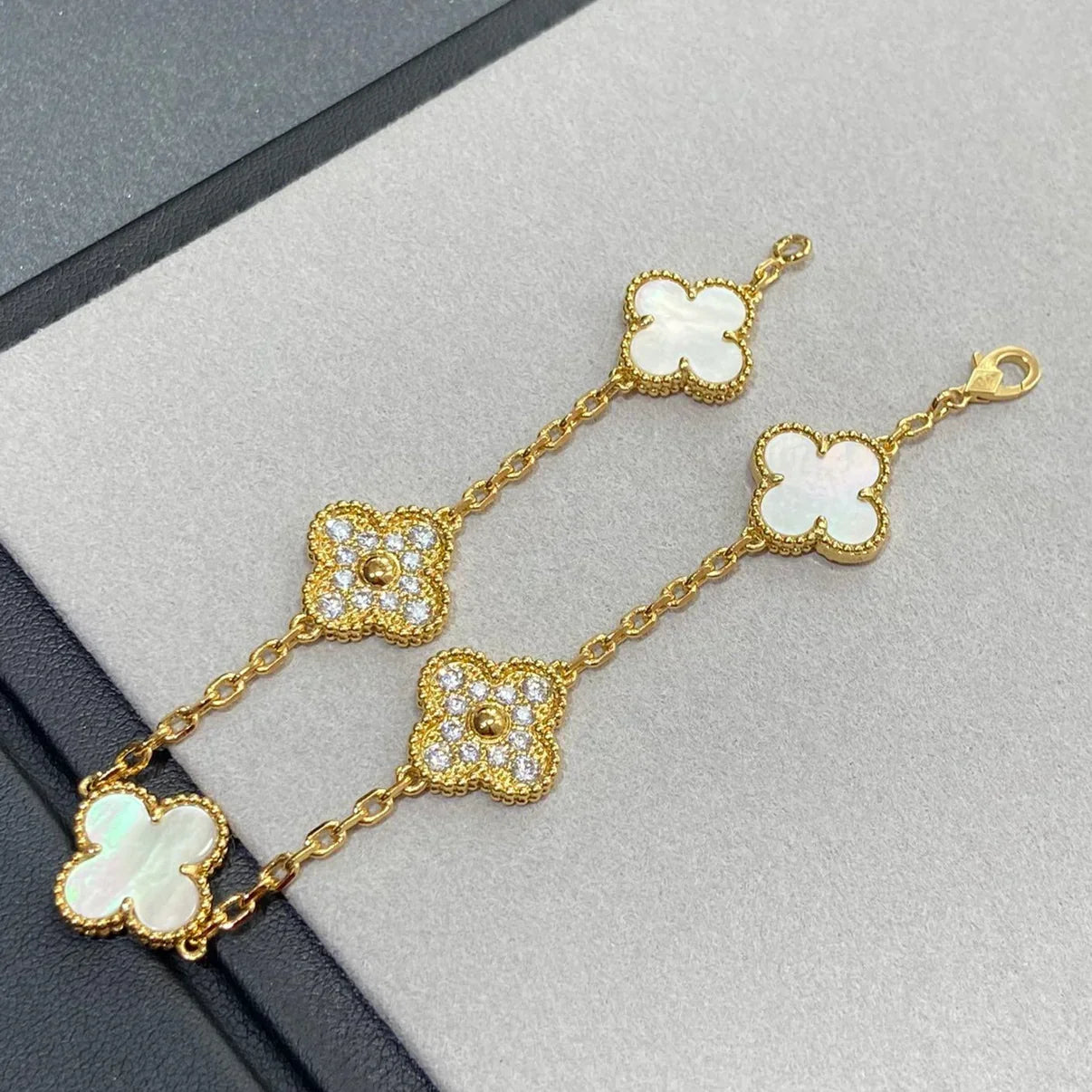 [Amore]CLOVER WHITE PEARL MOP 5 MOTIF BRACELET COLLECTION