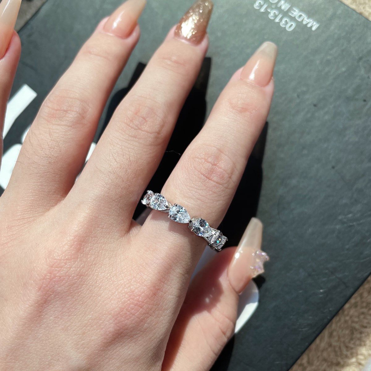 [Amore]Exquisite Pear Cut Tennis Ring
