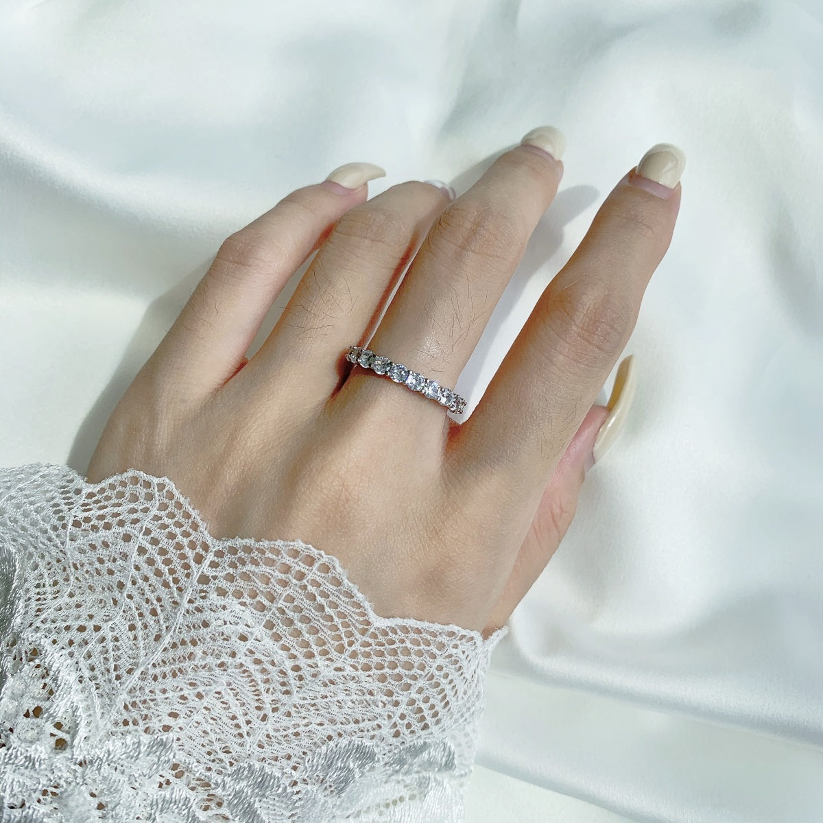 [Amore]Sparkling Round Cut Tennis Ring