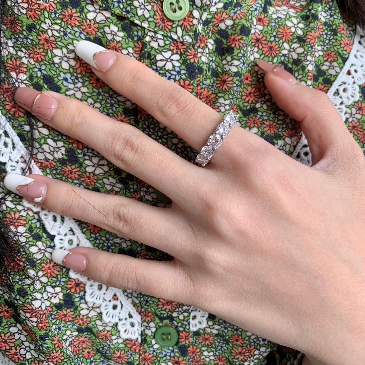 [Amore]Gorgeous Round Cut Tennis Ring