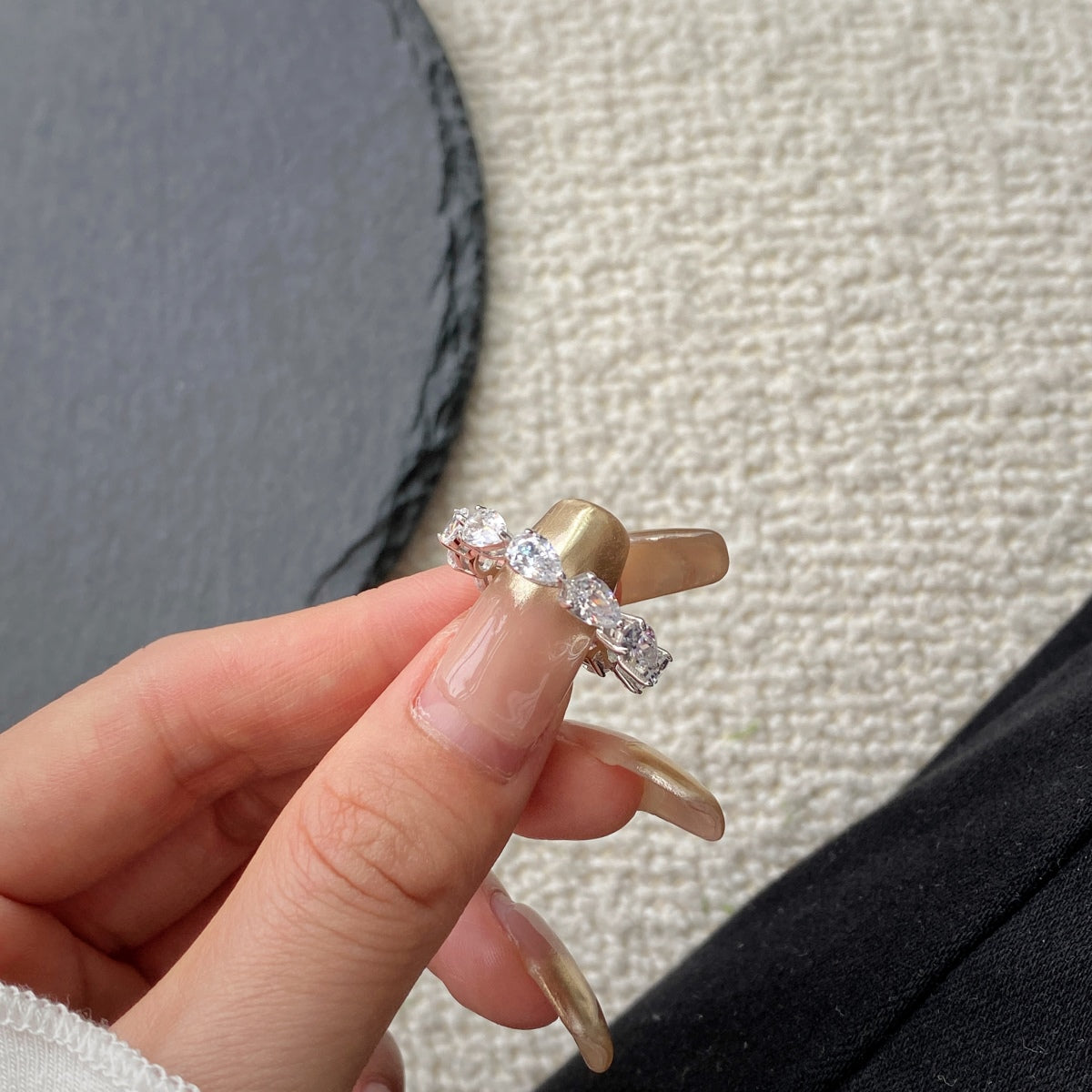 [Amore]Exquisite Pear Cut Tennis Ring