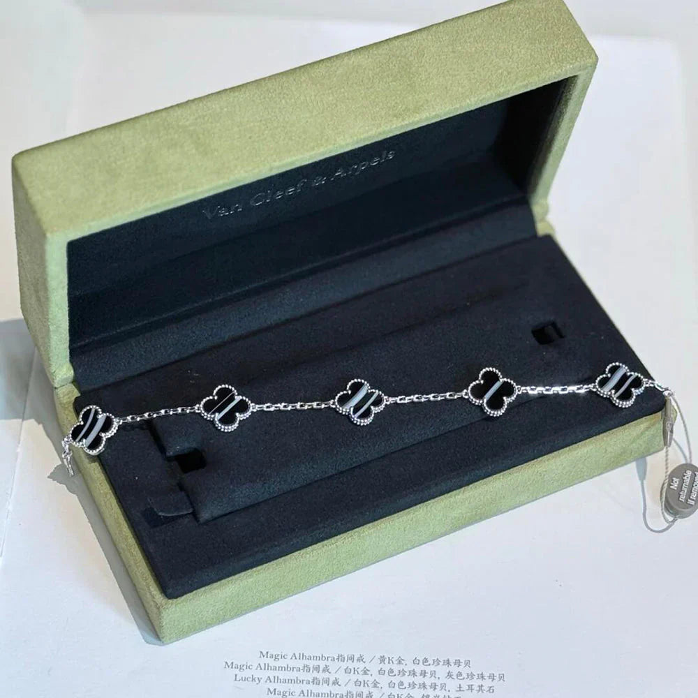 [Amore] CLOVER 5 MOTIF PULSAR STONE BRACELET COLLECTION