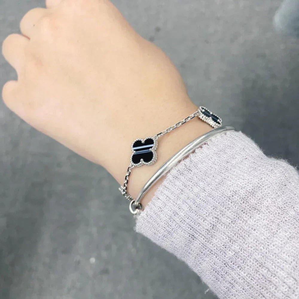 [Amore] CLOVER 5 MOTIF PULSAR STONE BRACELET COLLECTION