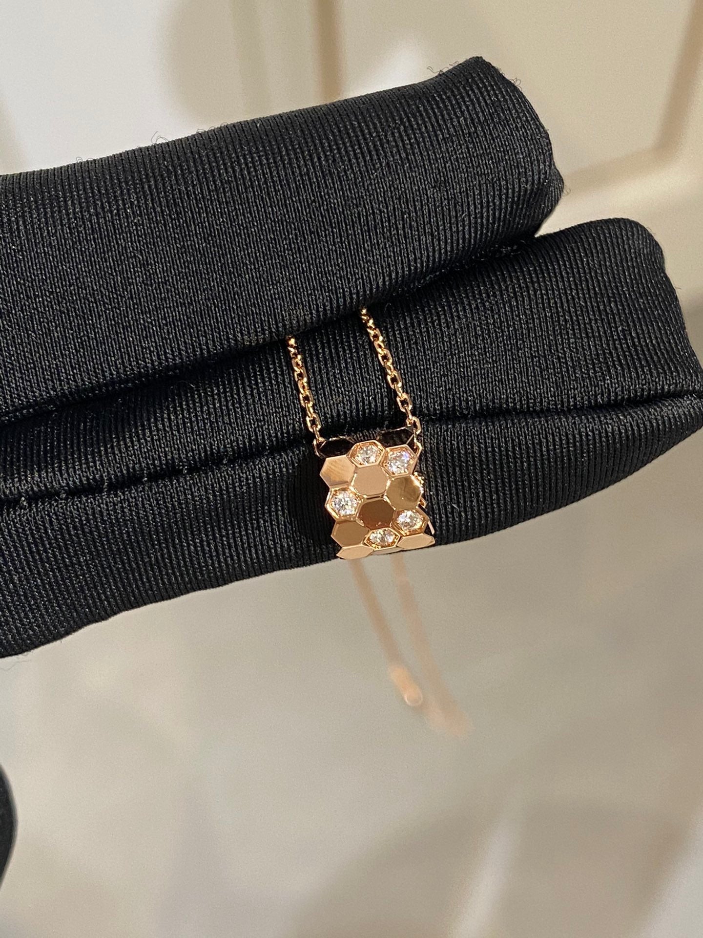 [Amore]BEE LOVE DIAMOND NECKLACE