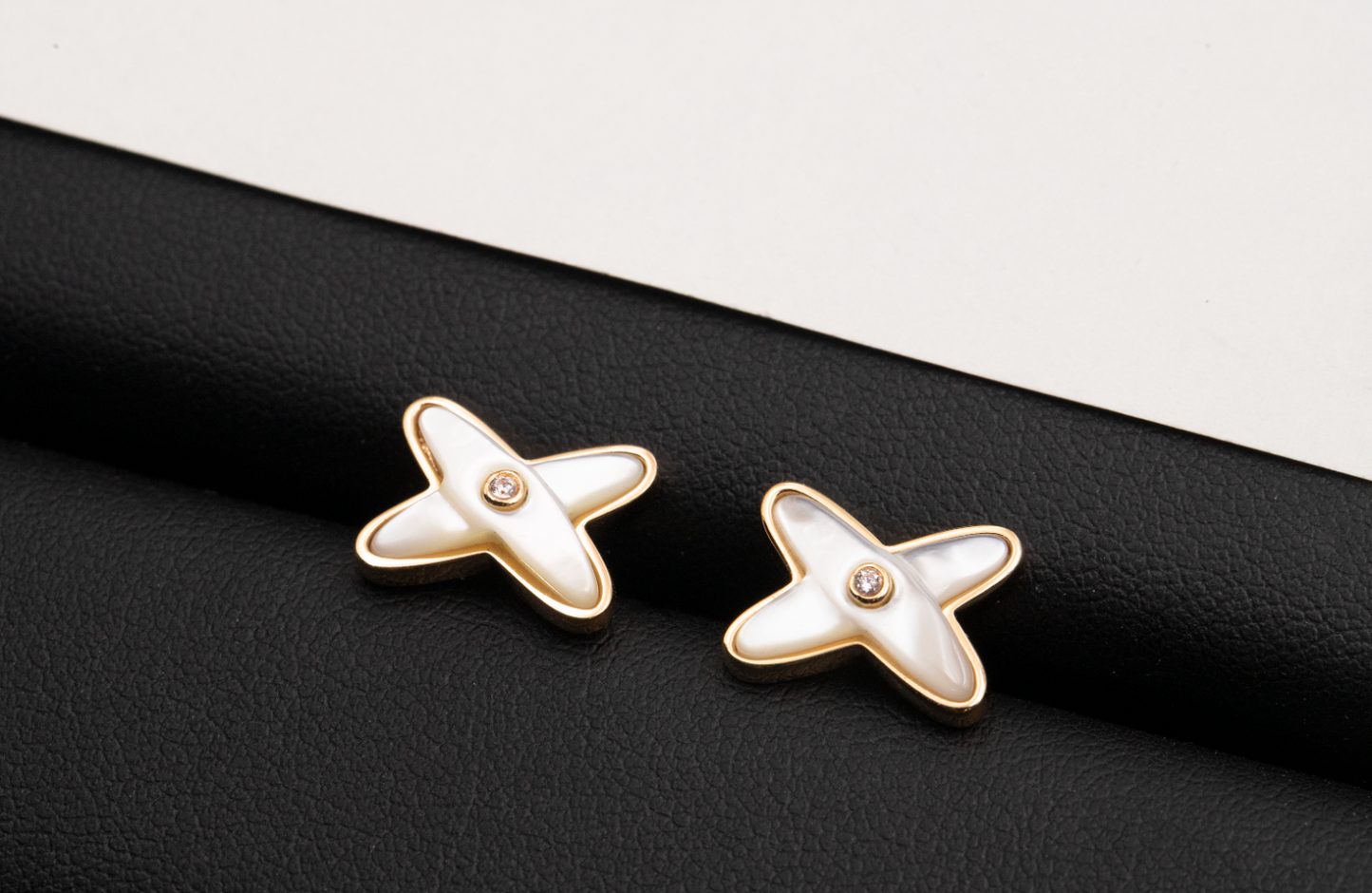 [Amore]JEUX DE WHITE MOP ROSE GOLD DIAMOND EARRINGS