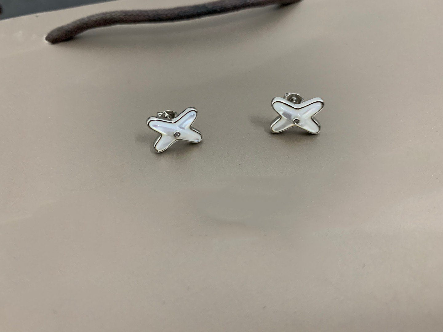 [Amore]JEUX DE WHITE MOP SILVER DIAMOND EARRINGS