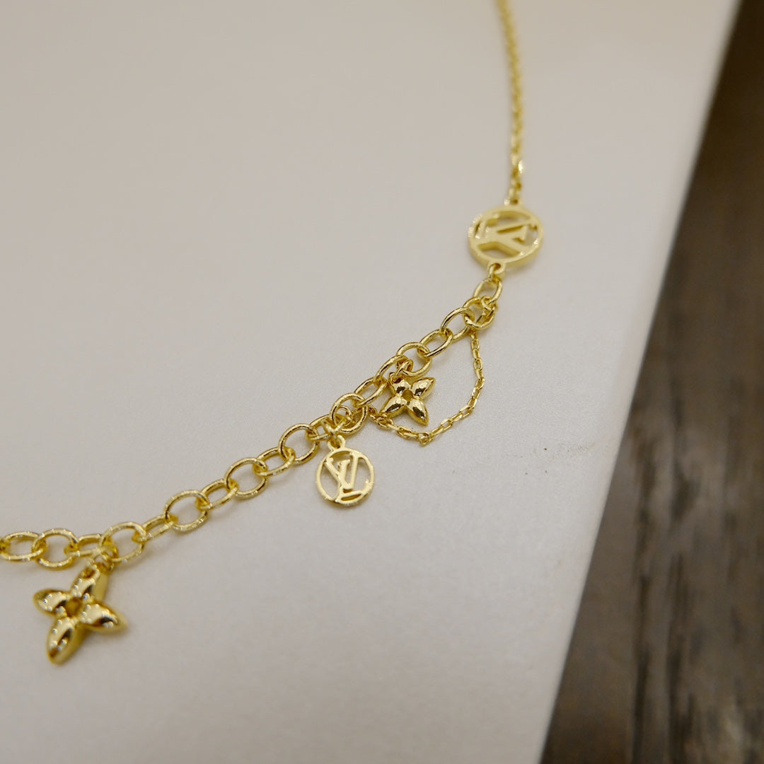 [Amore]BLOOMING SUPPLE NECKLACE BRASS