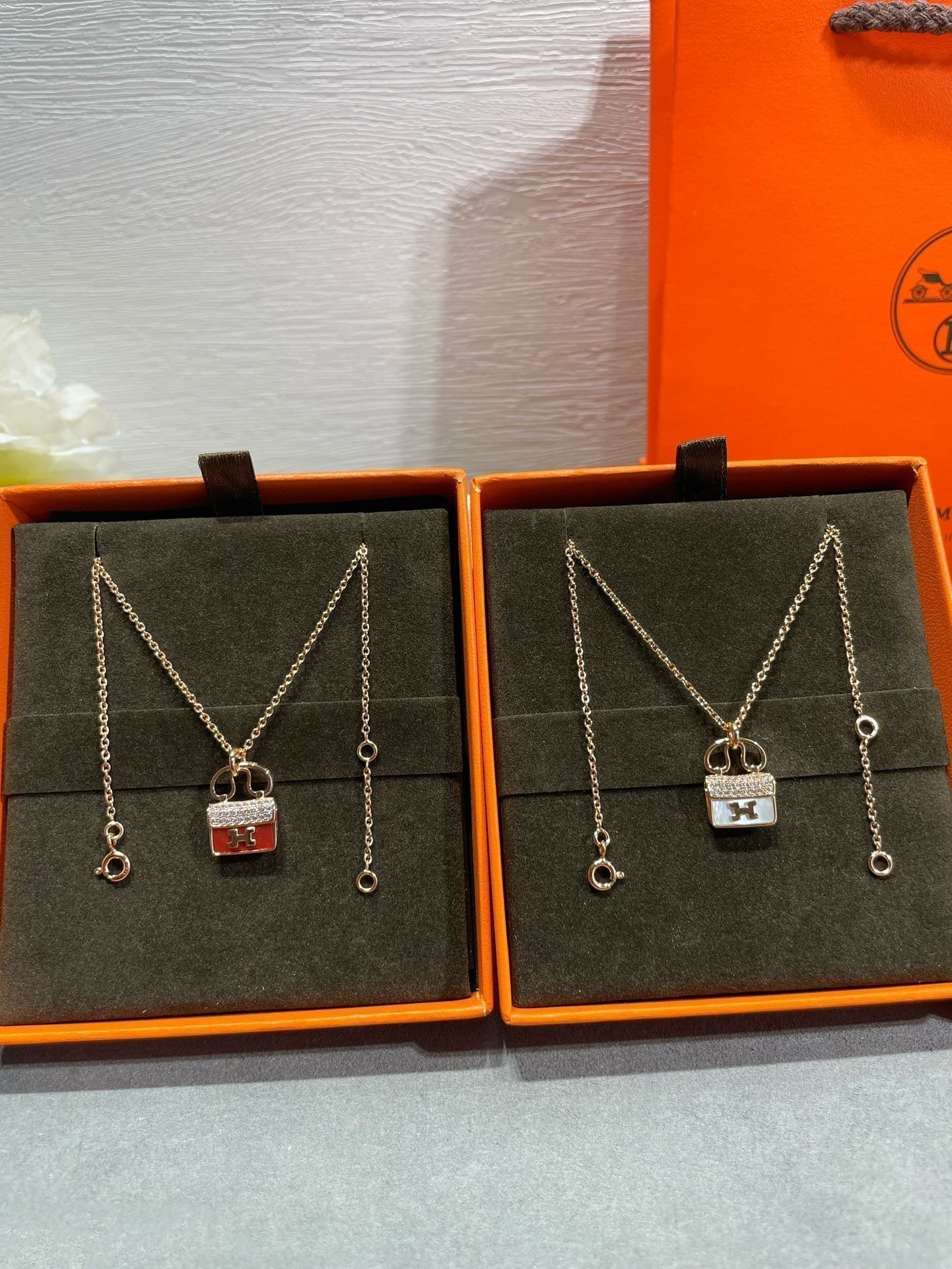 [Amore]H CIRCE MOISSANITE PENDANT NECKLACE GOLD