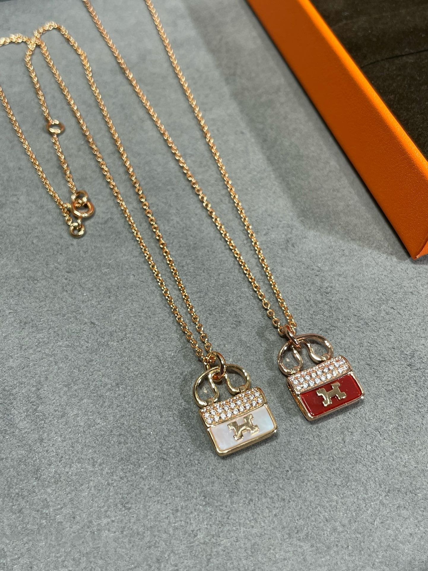 [Amore]H CIRCE MOISSANITE PENDANT NECKLACE GOLD