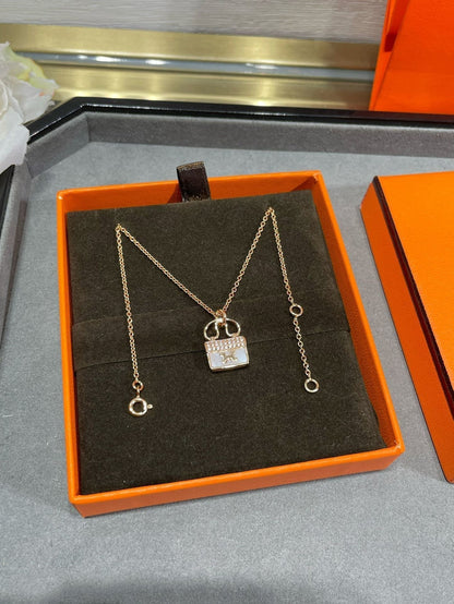 [Amore]H CIRCE MOISSANITE PENDANT NECKLACE GOLD