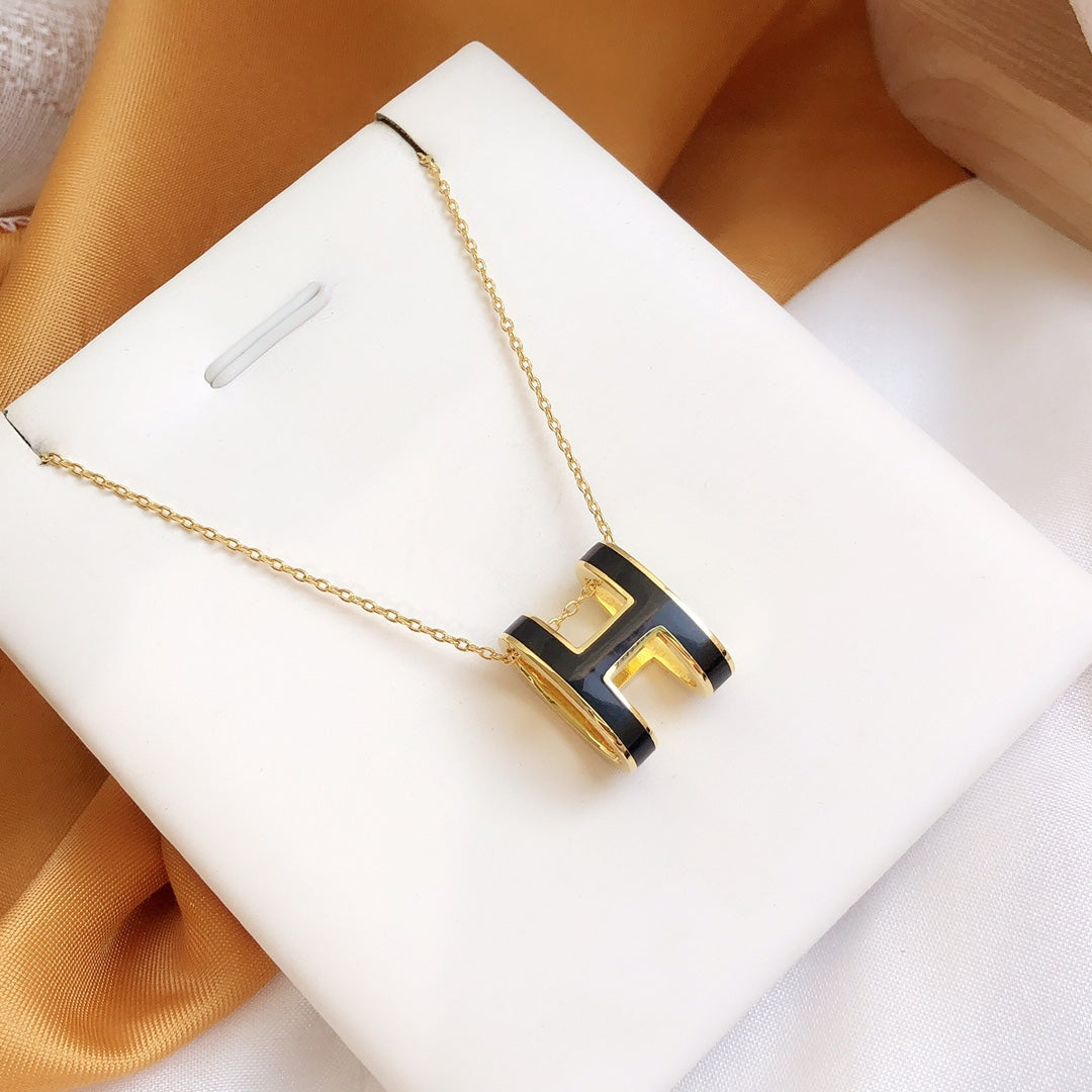 [Amore]HM CLIC BLACK ENAMEL GOLD NECKLACE
