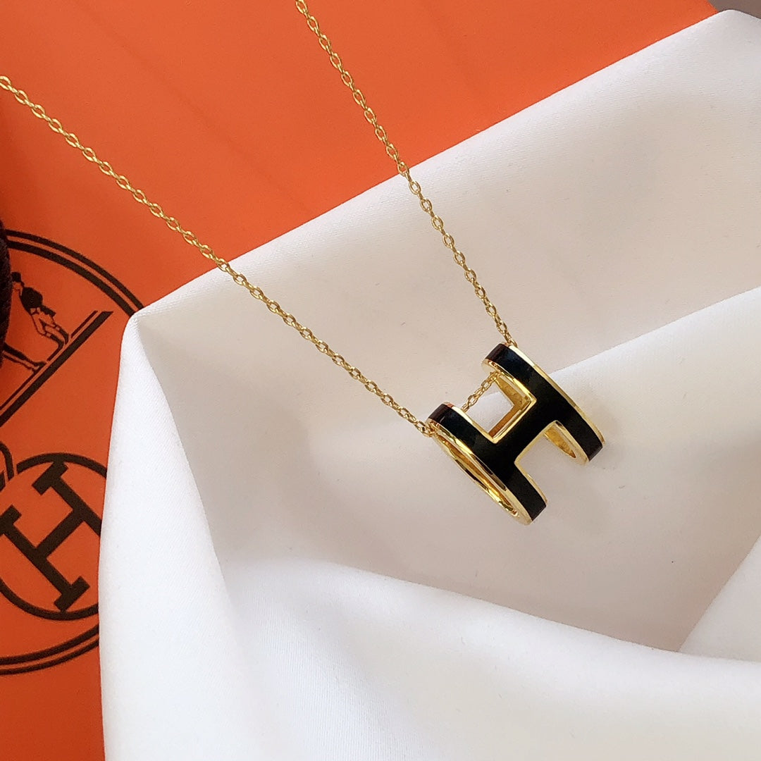 [Amore]HM CLIC BLACK ENAMEL GOLD NECKLACE