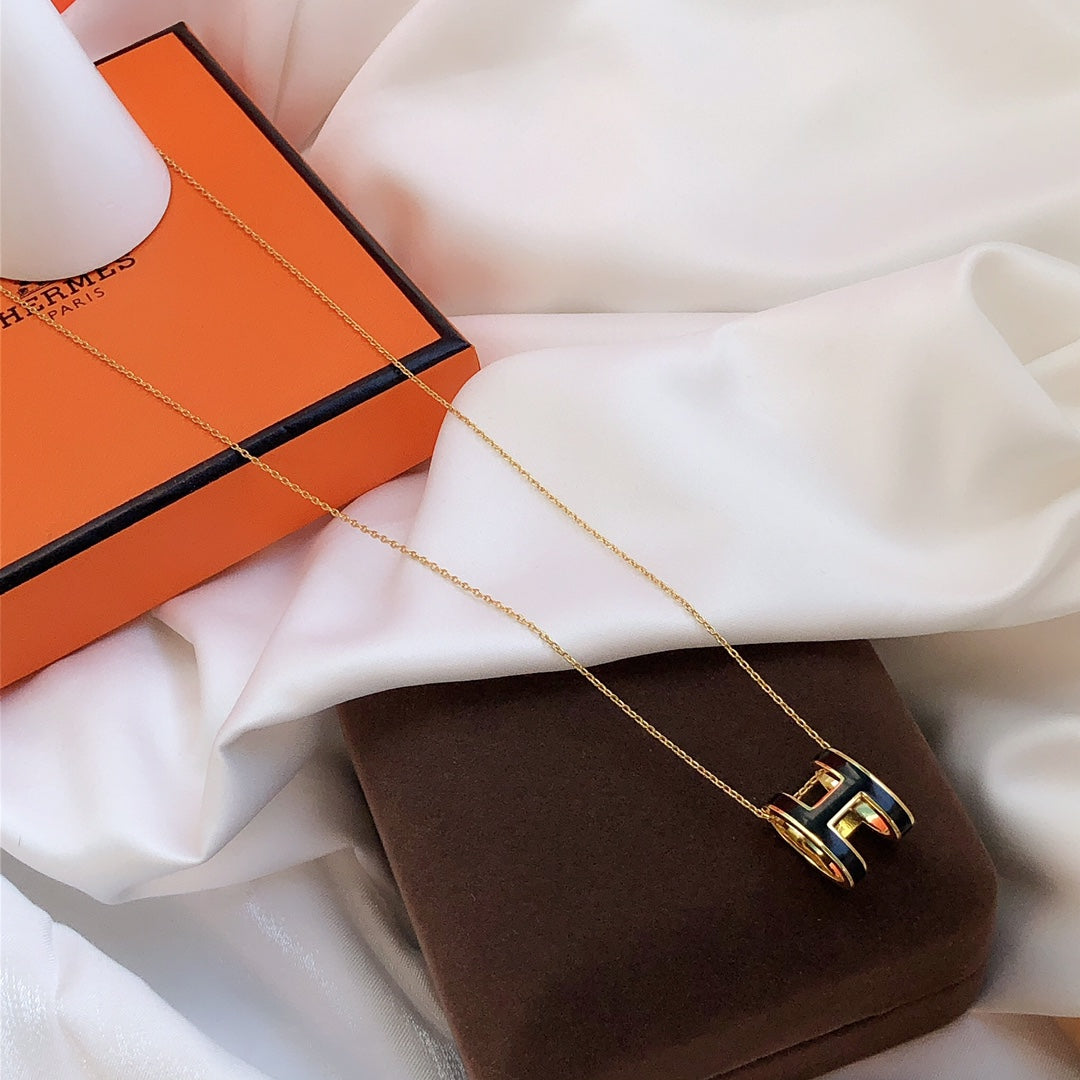 [Amore]HM CLIC BLACK ENAMEL GOLD NECKLACE
