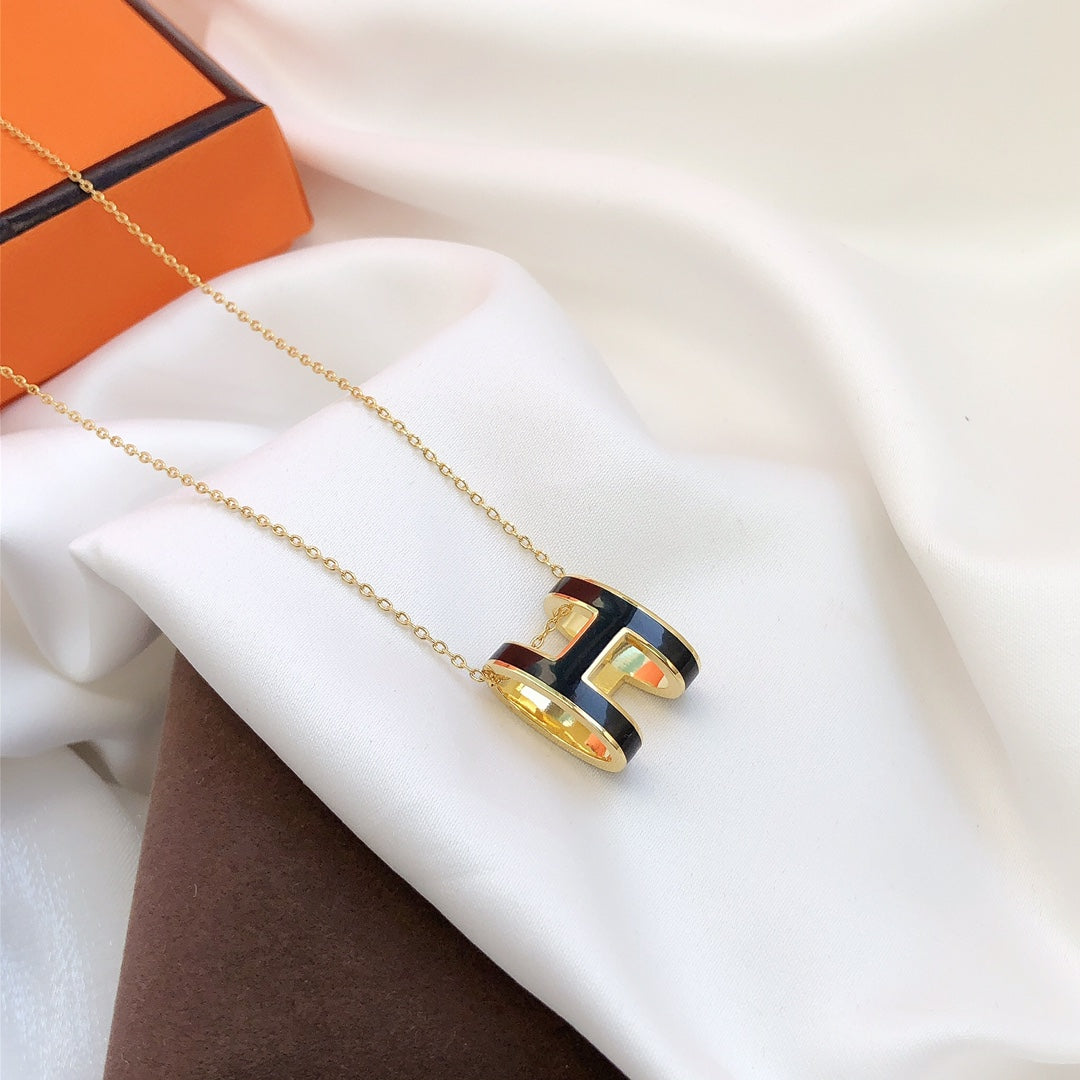 [Amore]HM CLIC BLACK ENAMEL GOLD NECKLACE