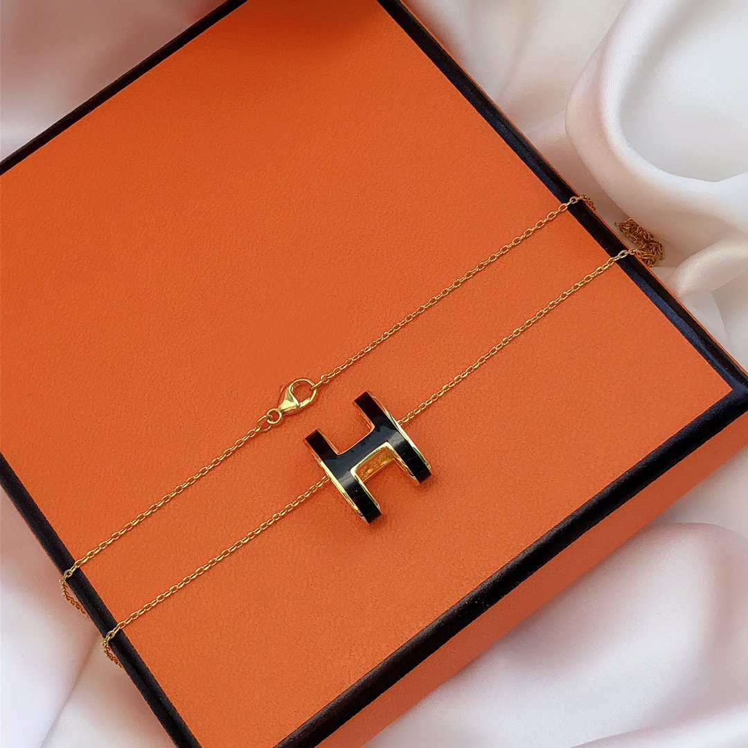 [Amore]HM CLIC BLACK ENAMEL GOLD NECKLACE