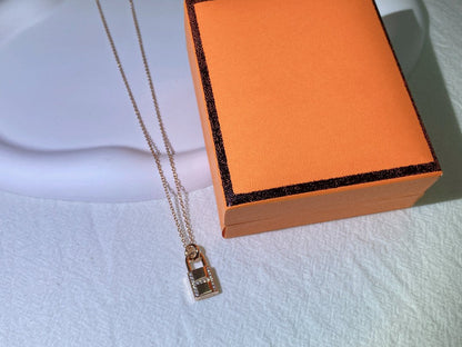 [Amore]HM ADVANCED NICHE LOCK HEAD NECKLACE DIAMONDS