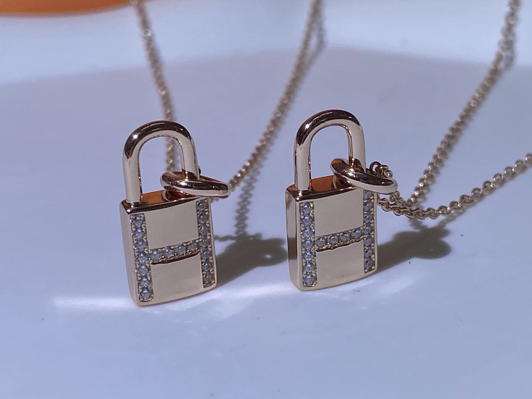 [Amore]HM ADVANCED NICHE LOCK HEAD NECKLACE DIAMONDS