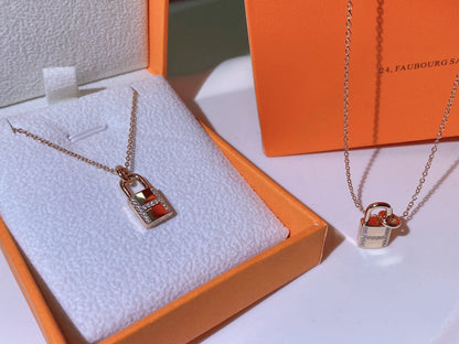 [Amore]HM ADVANCED NICHE LOCK HEAD NECKLACE DIAMONDS