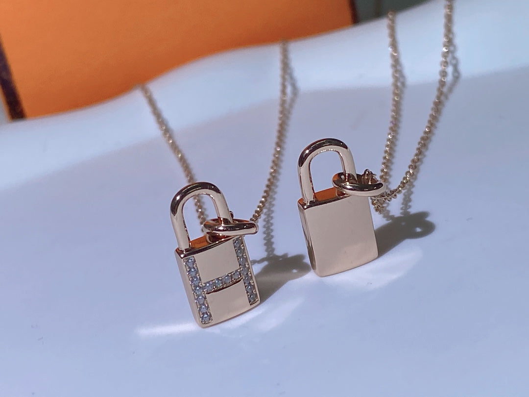 [Amore]HM ADVANCED NICHE LOCK HEAD NECKLACE DIAMONDS