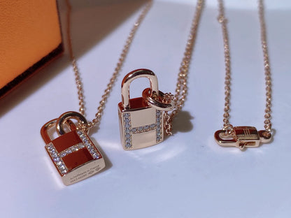 [Amore]HM ADVANCED NICHE LOCK HEAD NECKLACE DIAMONDS
