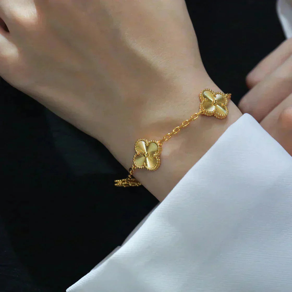 [Amore] CLOVER 5 MOTIF LASER BRACELET COLLECTION